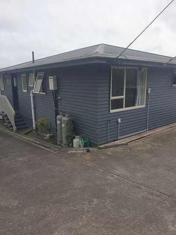 Charming 4BR Family Haven - Rent Negotiable - Photo 5