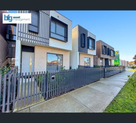 828 Sayers Road, Tarneit, Vic 3029 - Photo 1