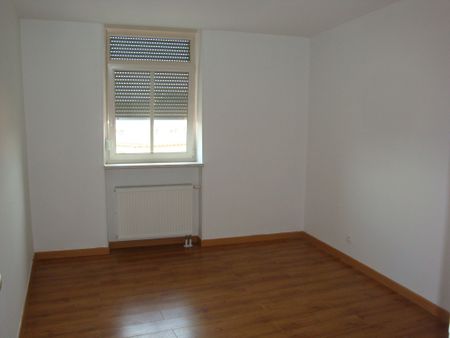 APPARTEMENT - 99 m2 - 4 pièces rue du parc à SARREGUEMINES 57200 - Photo 2