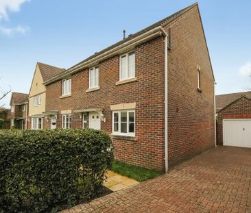 3 bedroom semi-detached house to rent - Photo 4