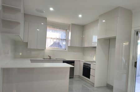 Fully Renovated Four Bedroom Family Home - Photo 4