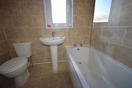 2 bedroom terraced house to rent - Photo 2