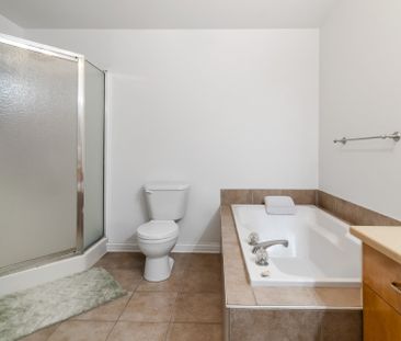 4010 Boul. des Sources, #406 - Photo 2