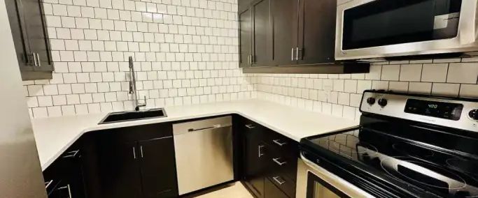 PRIME OLIVER Location: 1 Bedroom 1 Bathroom Condo | 205 - 10139 117 Street Northwest, Edmonton - Photo 1