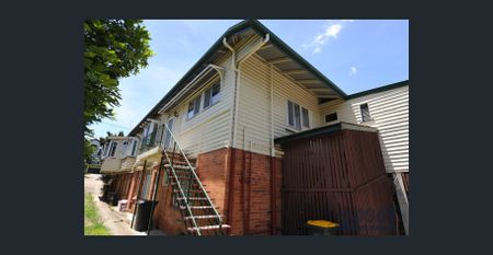 CONVENIENTLY LOCATED FOR THE CITY PROFESSIONAL - Photo 5