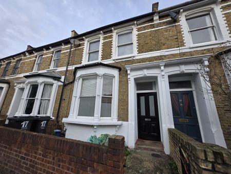 2 Bed Flat, Tyssen Road, N16 - Photo 2