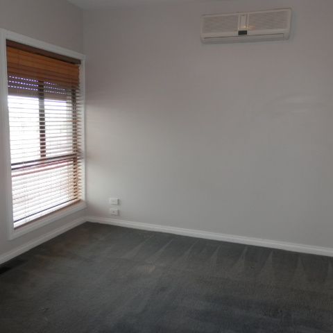 Modern Comfort in a Prime Glenroy Location! - Photo 1