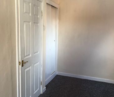 1 Bed Semi-Detached House, Fishguard Close, L6 - Photo 4
