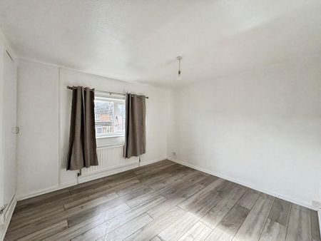 4 bedroom terraced house to rent - Photo 2