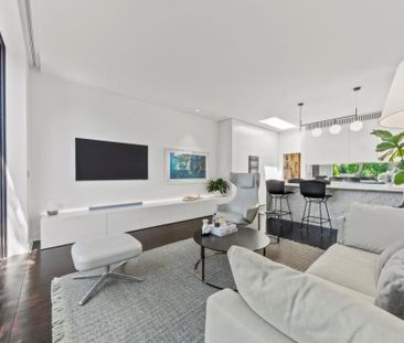 Architecturally Designed Coastal Residence – Moments from Bronte & ... - Photo 1