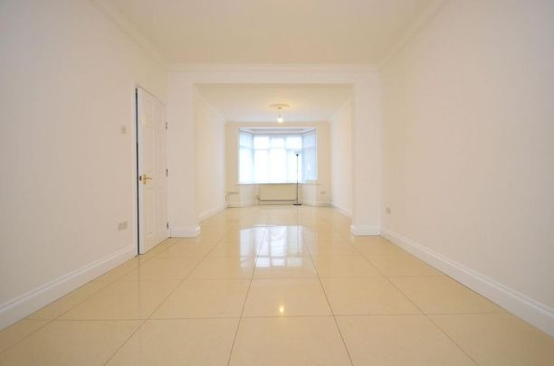 4 bedroom terraced house to rent - Photo 1