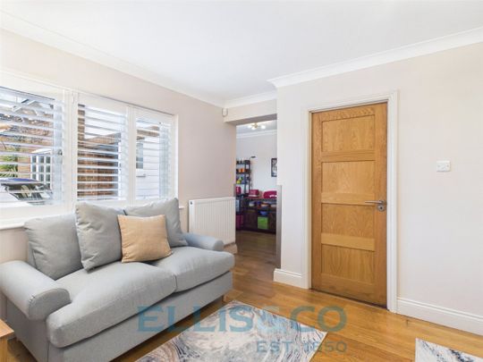 Ely Gardens, TN10, Kent - Photo 1