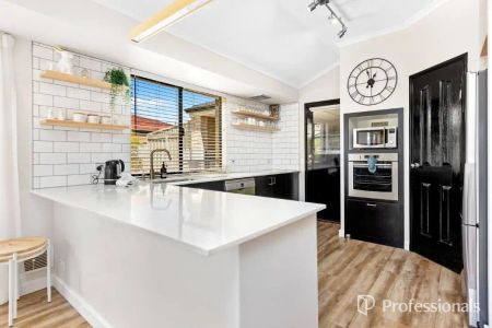 “Stunning family home in Sanctuary Waters” - Photo 3