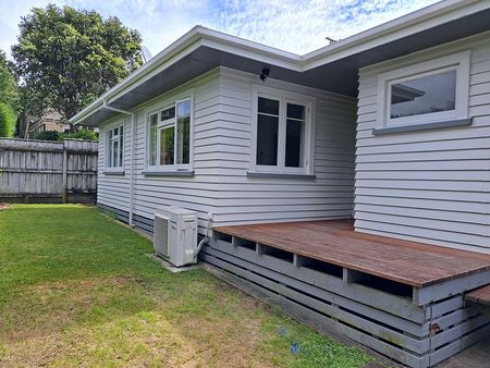 Charming 3BR Home in Spotswood! - Photo 2