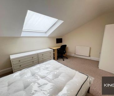 4 bedroom end of terrace house to rent - Photo 4