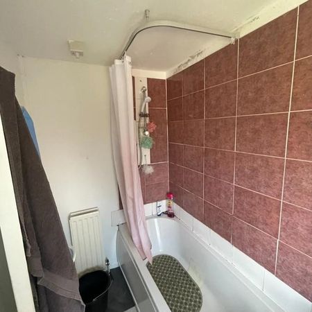 1 bedroom house of multiple occupation to rent - Photo 4