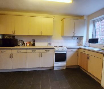 1 bedroom room to rent Kings Road, Chelmsford - Photo 1