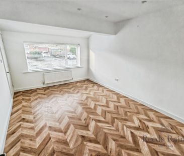 4 bedroom semi-detached house to rent - Photo 6