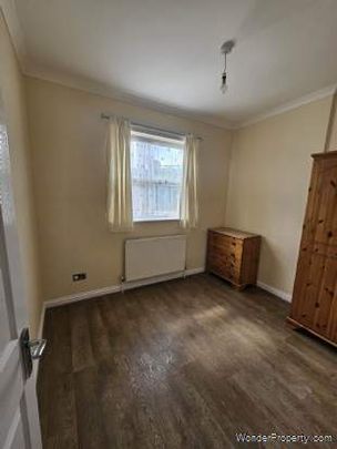 3 bedroom property to rent in London - Photo 1