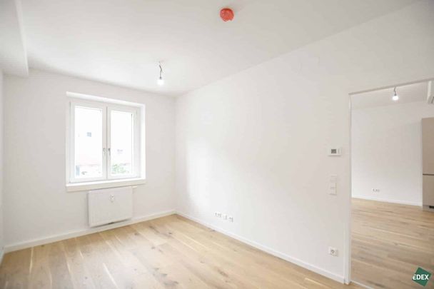 Erstbezug nach Sanierung: Schöne 2 Zimmer-Wohnung mit Loggia und Top-Anbindung - Photo 1