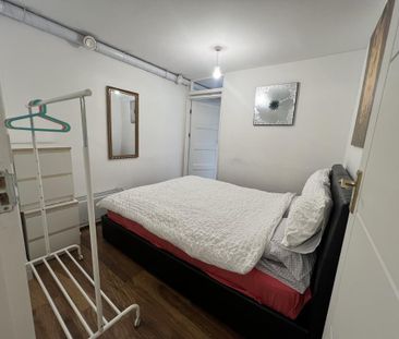 1 bedroom in a flat share to rent - Photo 2