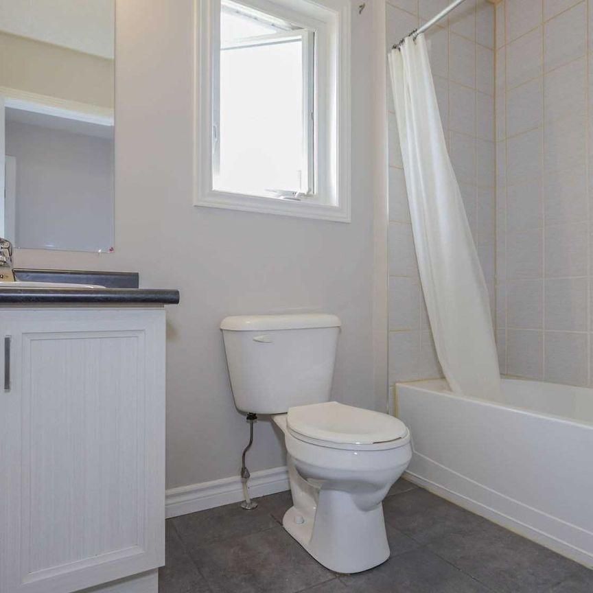 For Lease - 1890 Foxridge Crescent Unit# Upper, London North, Ontario - Photo 1