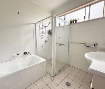 Beautiful 3 Bedroom home - Photo 4