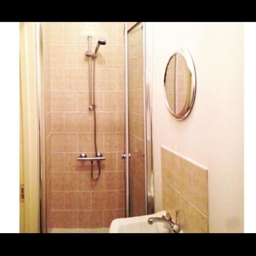 Great 4 bedroom shared house in Bradford - Photo 1