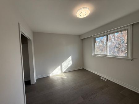 For Lease - 5 Silverview Drive Unit# Main and Upper, Toronto, Ontario - Photo 4