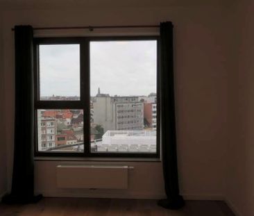 Kamer beschikbaar in een ruim en nieuw appartement - Foto 3