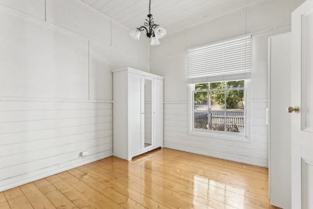 Convenient Location - Photo 2