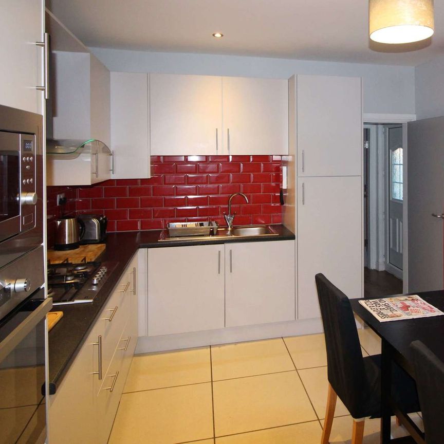 Albert Road Room 2 - Photo 1