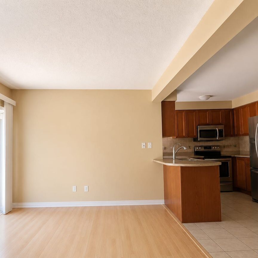 For Lease - 44 Starr Crescent, Aurora, Ontario - Photo 1