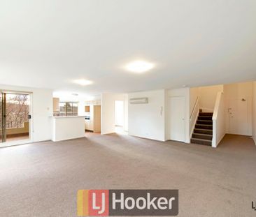 Spacious 3 Bedroom Apartment - Photo 1