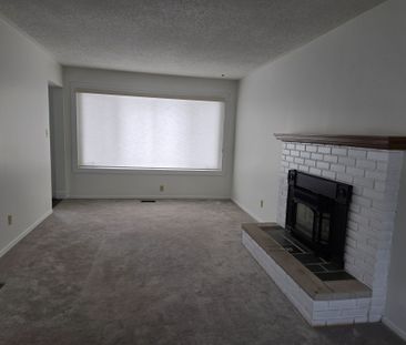 For Lease - 10 Flint Drive, Belleville, Ontario - Photo 1