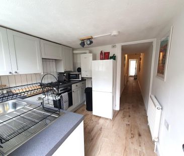 1 bedroom flat to rent - Photo 4