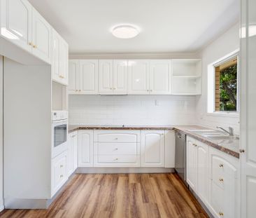 7 Glenlee Street, Arana Hills QLD 4054 - House For Rent | Domain - Photo 3