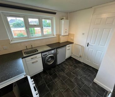 Flat to rent on - Photo 3