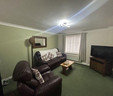 2 bedroom property to rent - Photo 1