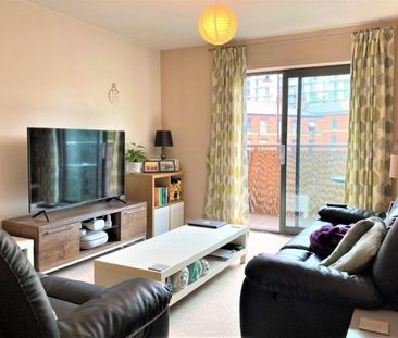 2 bedroom Flat To Let - Photo 6