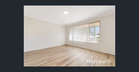 Huge living spaces! - Photo 5