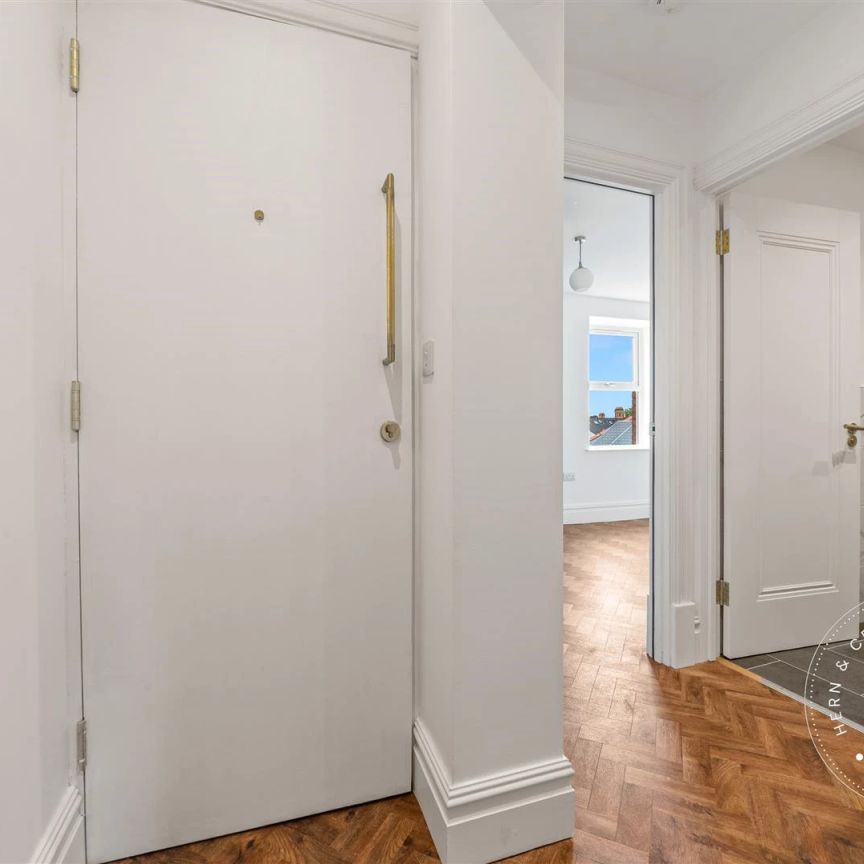 1 Bedroom Flat - Photo 1