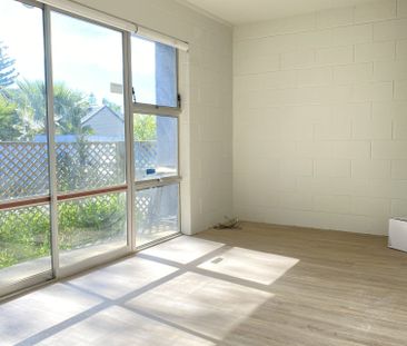 2 Bedrooms on Ranfurly Rd - Photo 1