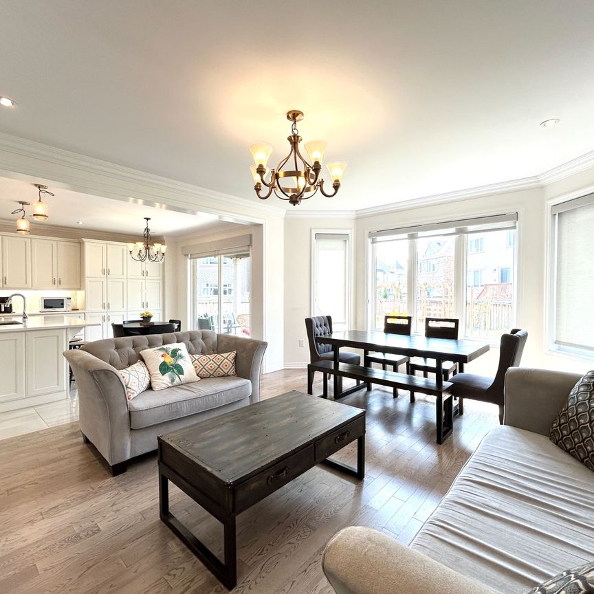 For Lease - 131 Beaveridge Avenue, Oakville, Ontario - Photo 1