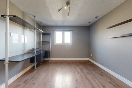 For Lease - 300 Charlton Avenue, Vaughan, Ontario - Photo 2