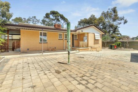 35 Mostyn Crescent, Salisbury East SA 5109 - Photo 3