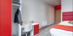 Secure, Stylish, Central Student Accommodation - Photo 2