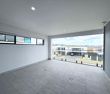 12 Kewney Street, Box Hill NSW 2765 - House For Rent | Domain - Photo 5