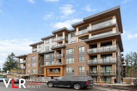 Condo in Coquitlam, BC - Photo 3