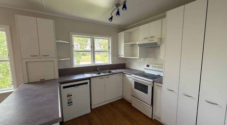 136 Broderick Street, Johnsonville, Wellington City - Photo 4